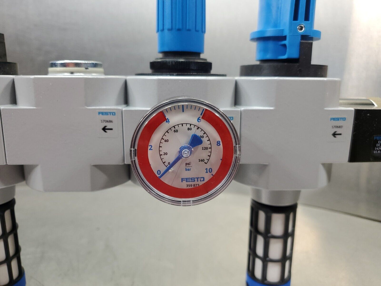 FESTO 170683 + 162589 + 2 x 170686 + 172962 + PEV-1/4-B-OD Hydraulic Manifold 6D