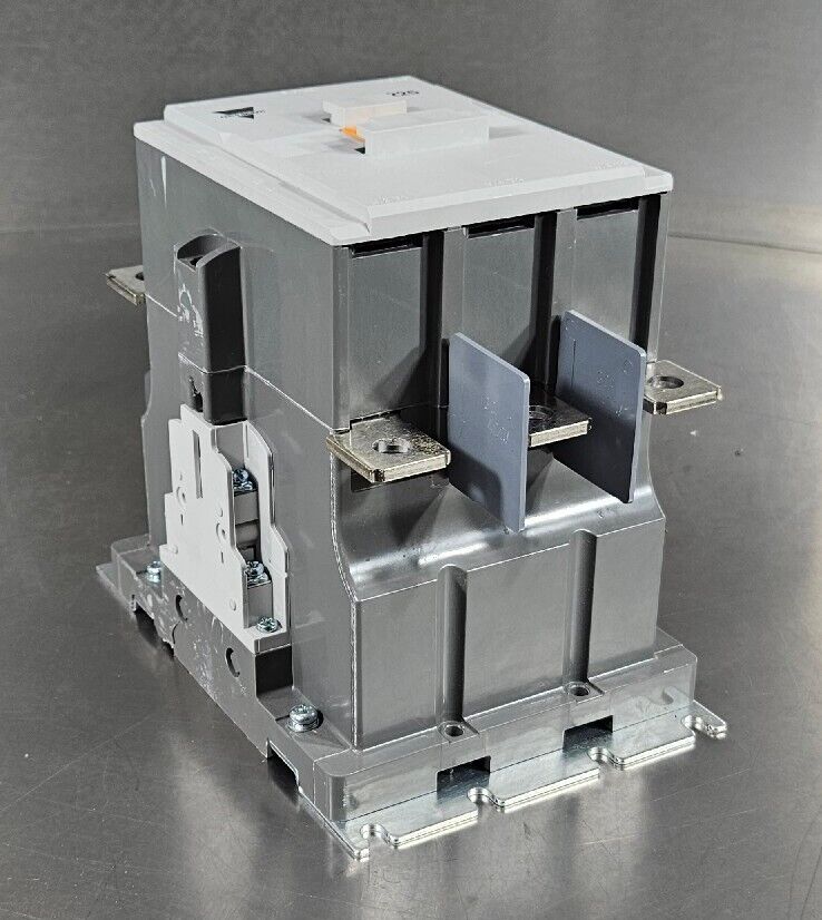 CARLO GAVAZZI CC225 225A 3PH 600VAC Contactor                             Loc 4G