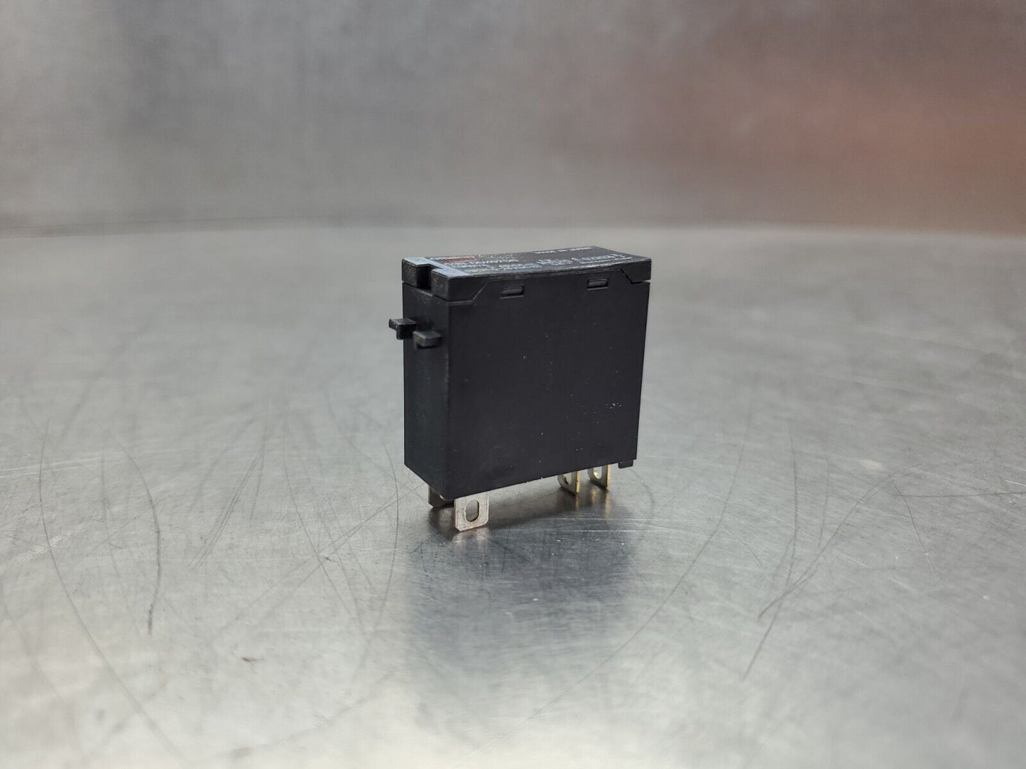 OMRON G3R-ODX02SN 2A 5-28VDC RELAY.                                        4D-26