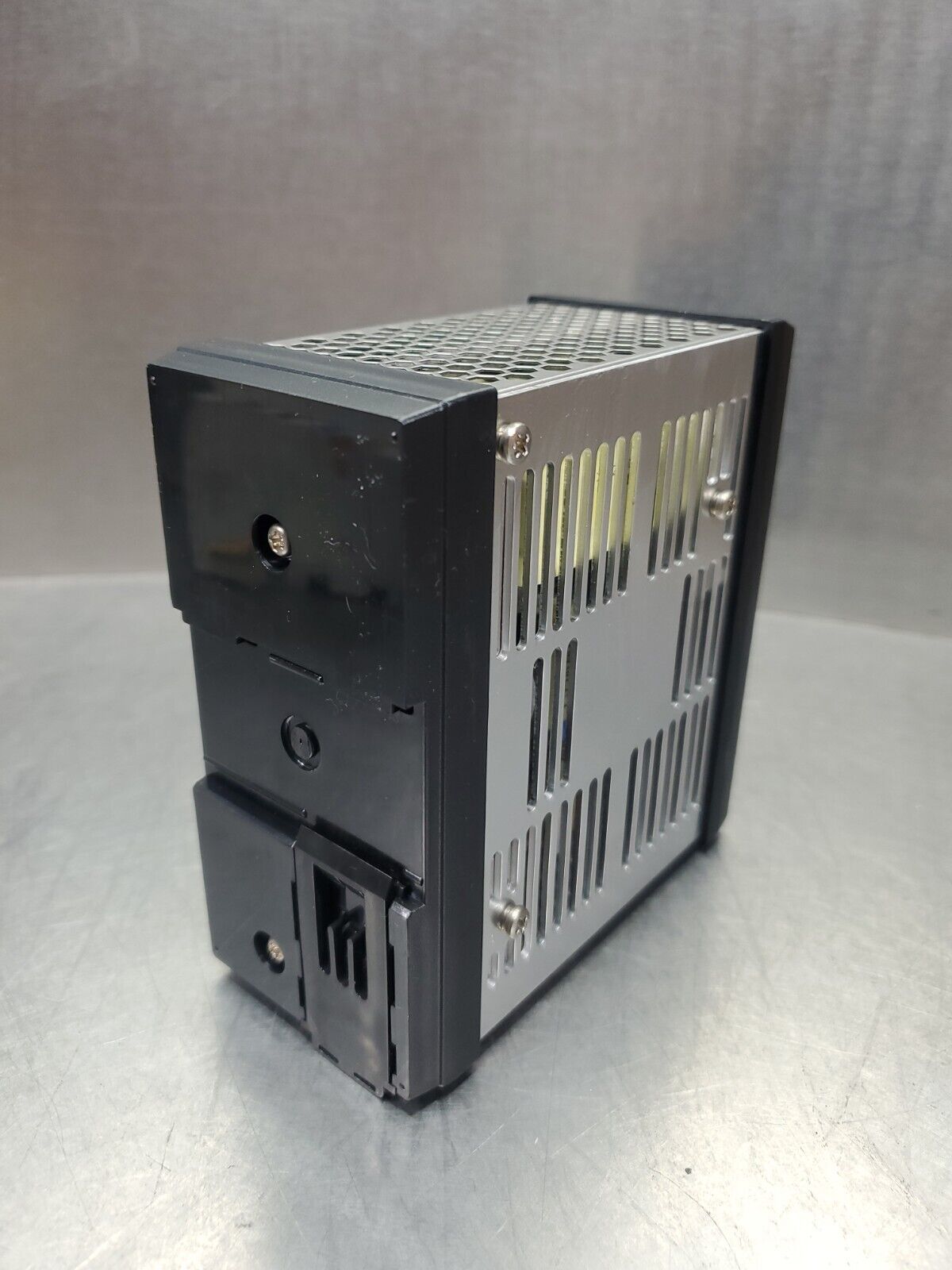 KEYENCE CA-U4 24VDC 6.5A Switching Power Supply.                            3B-9