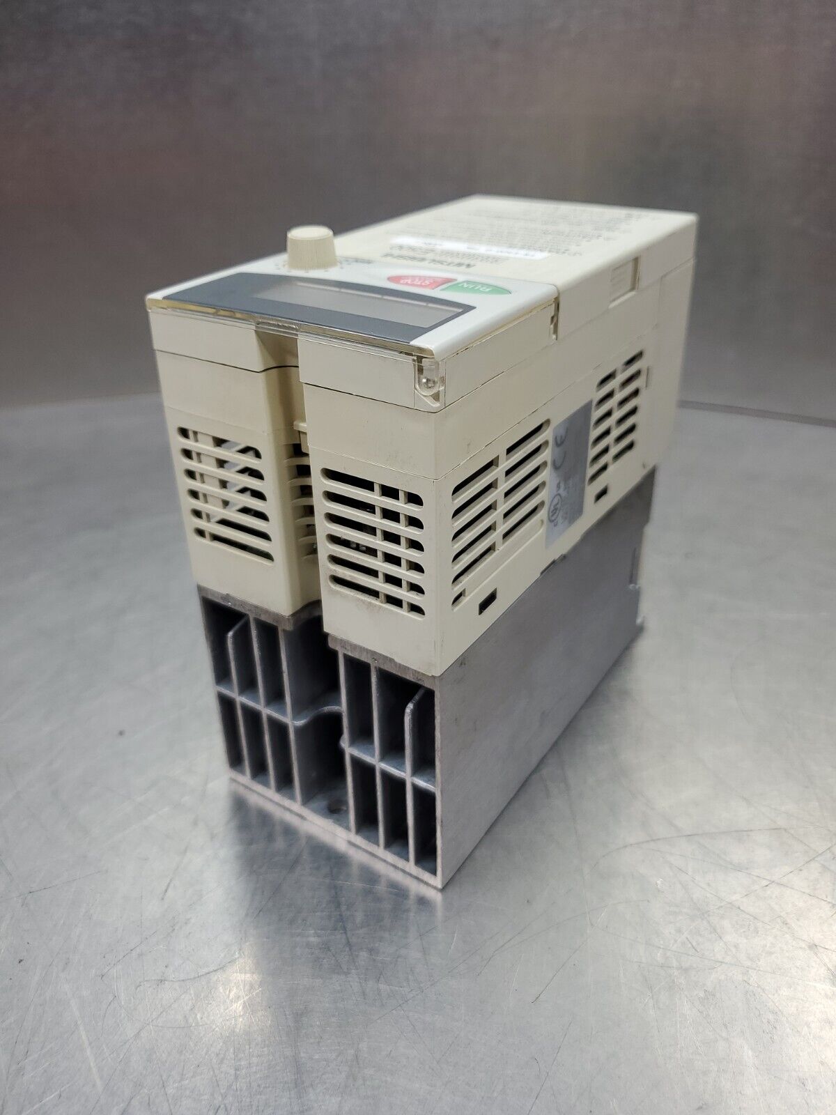 Mitsubishi Electric FR-E520-0.75K Inverter Drive - Full HMI.               1B-12