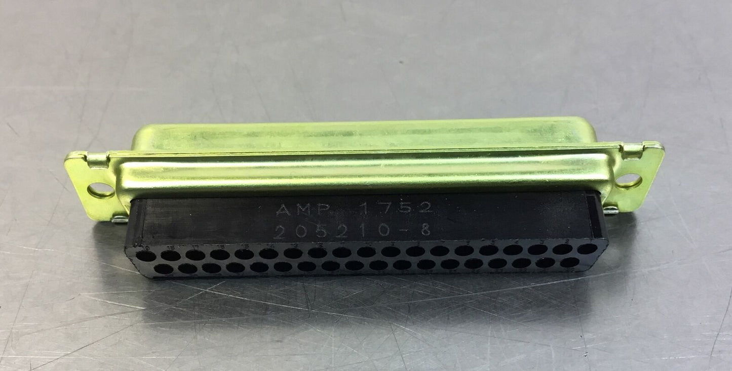 TE Connectivity AMP 1752 PLUG CONNECTOR 205210-8    3D-3