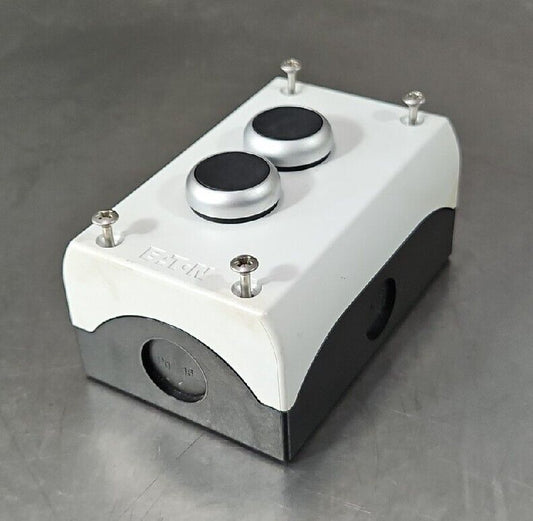 EATON IEC60947-5-1 PUSH BUTTON ENCLOSURE SELECTOR SWITCH.              Loc 4C-30