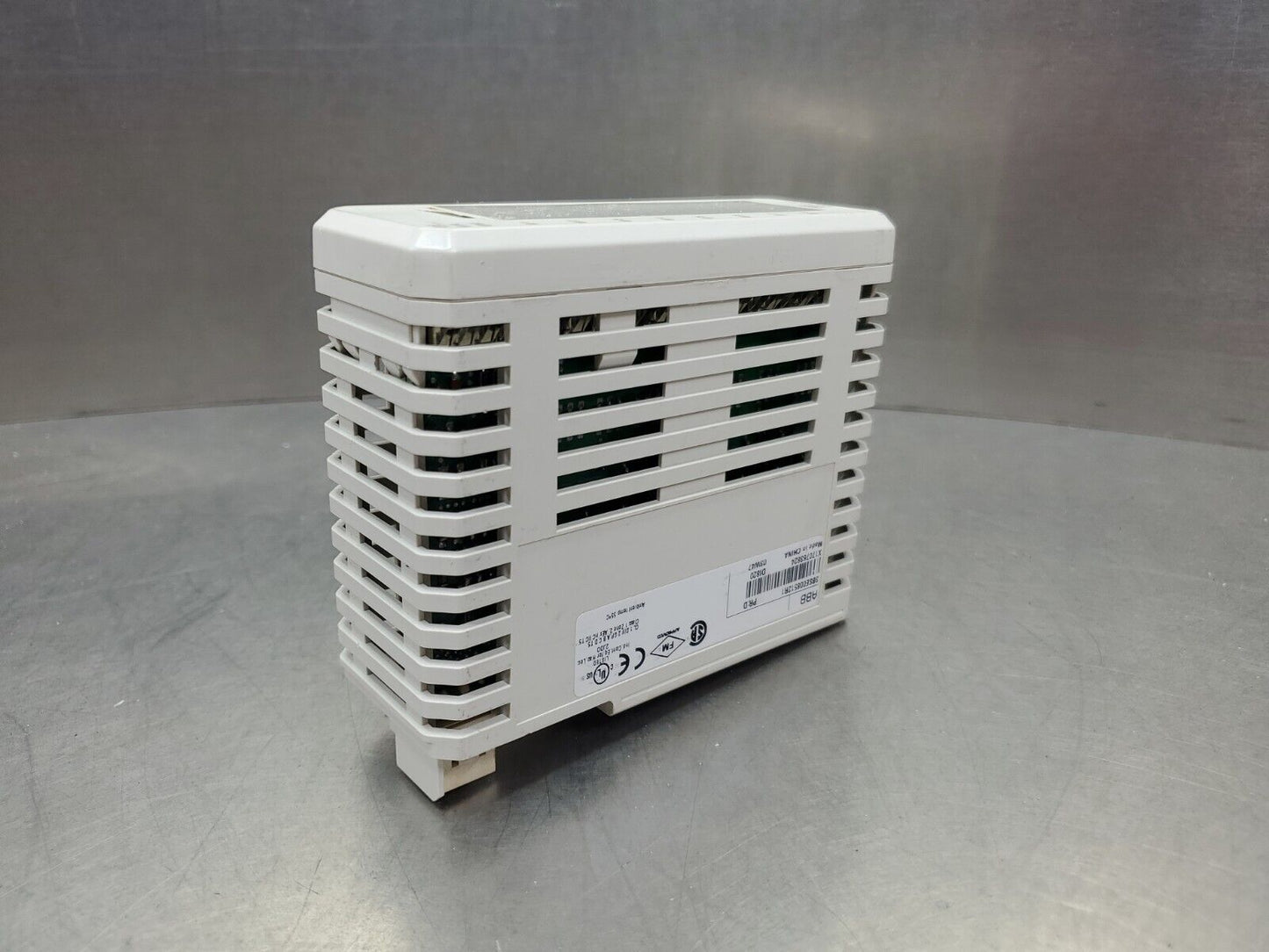 ABB 3BSE008512R1 DI820 8-Channel Digital Input Module 120V AC/DC.             4C