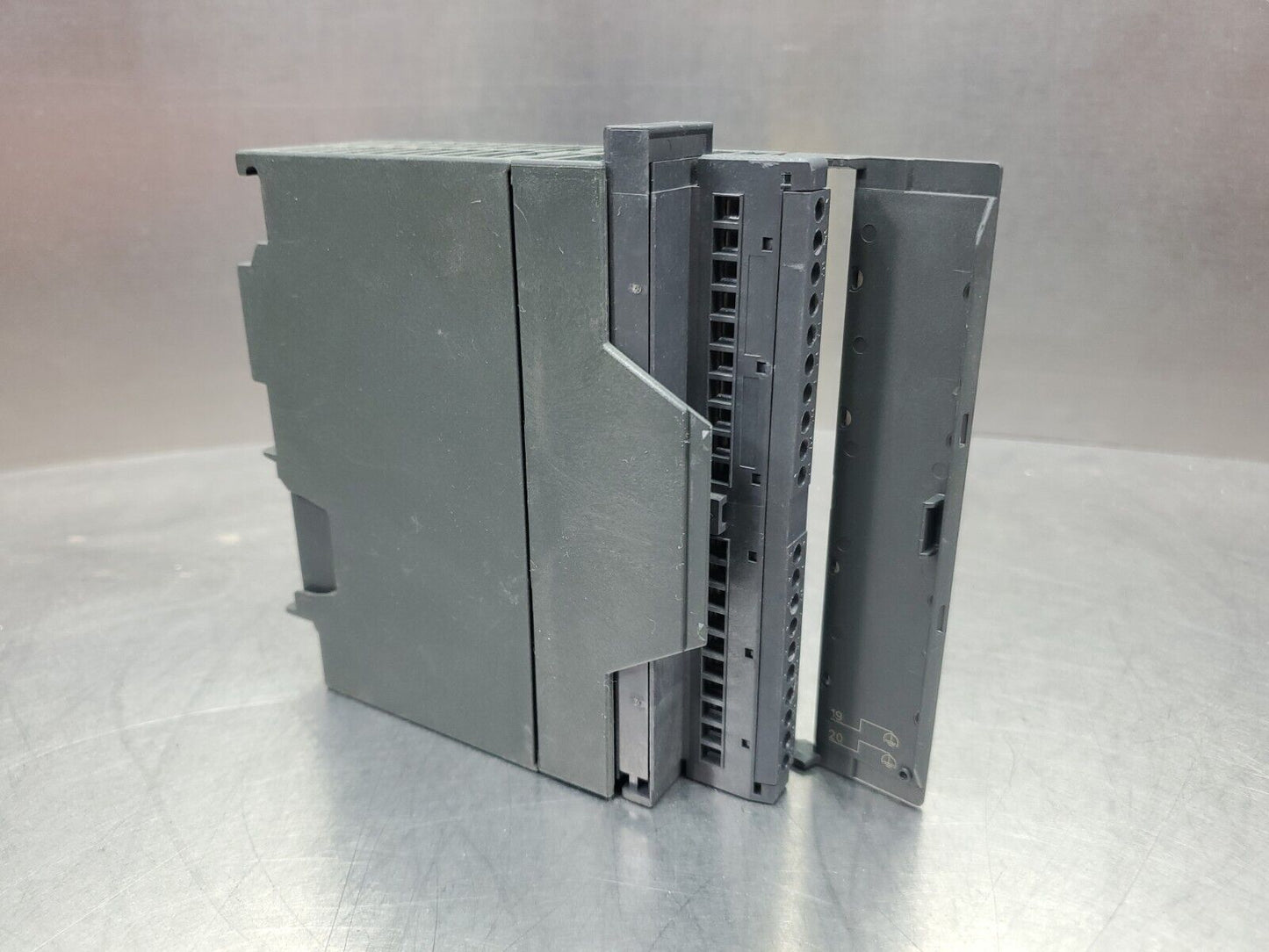 Siemens Simatic S7 1P 6ES7-195-7KF00-0XA0 Safety Protector.                3D-25