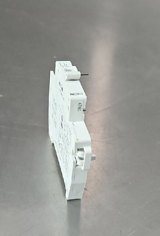 EATON WMZSAUX AUXILIARY SWITCH 110V 2A (SET OF 3). IEC/EN 62019.        Loc 4C-3