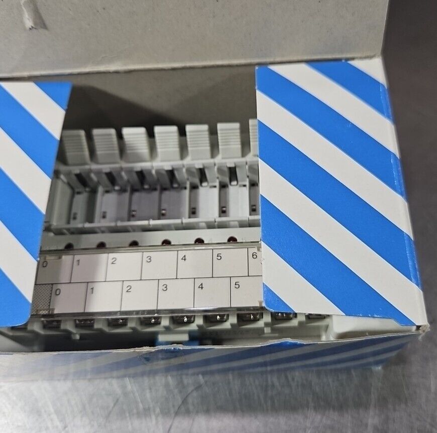 PANASONIC AY100404 Matsushita  RT1-1A08-100V-S PC Terminal.             Loc3D-27