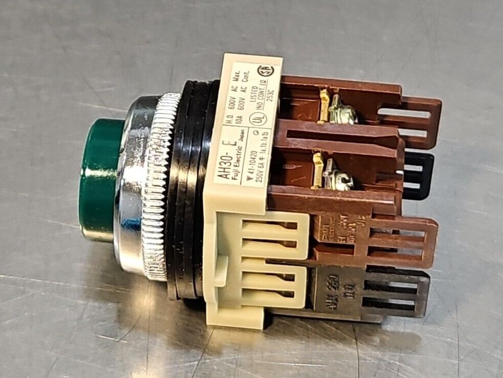 FUJI ELECTRIC AH30- EG11 Command Switch.                               Loc4B-21