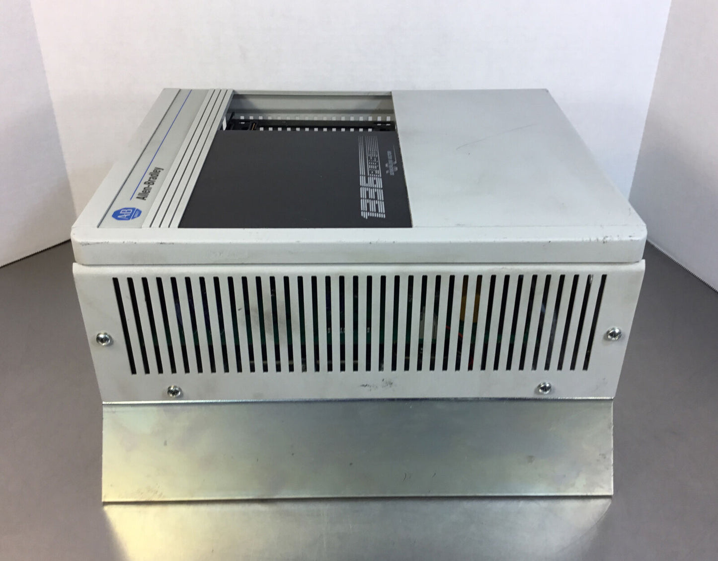 ALLEN BRADLEY 1336F-BRF100-AA-EN-LA4-L4 Sensorless Vector Drive Plus II  1F