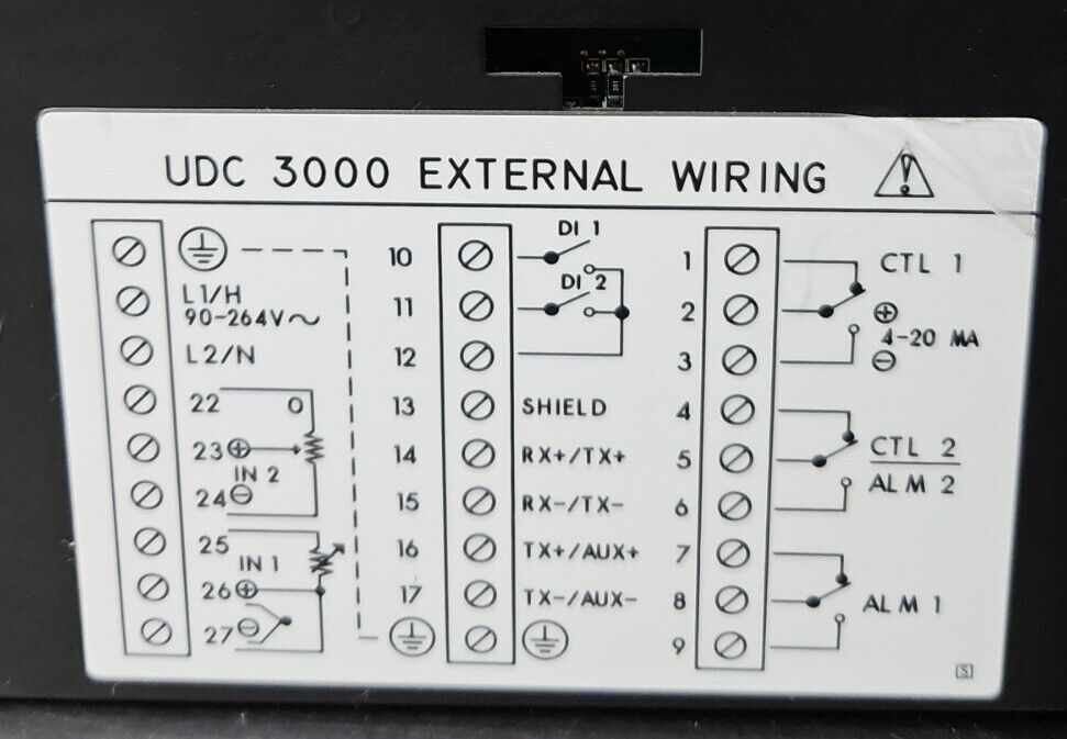 Honeywell UDC3000 Versa-Pro Temperature Controller.                        5E-15