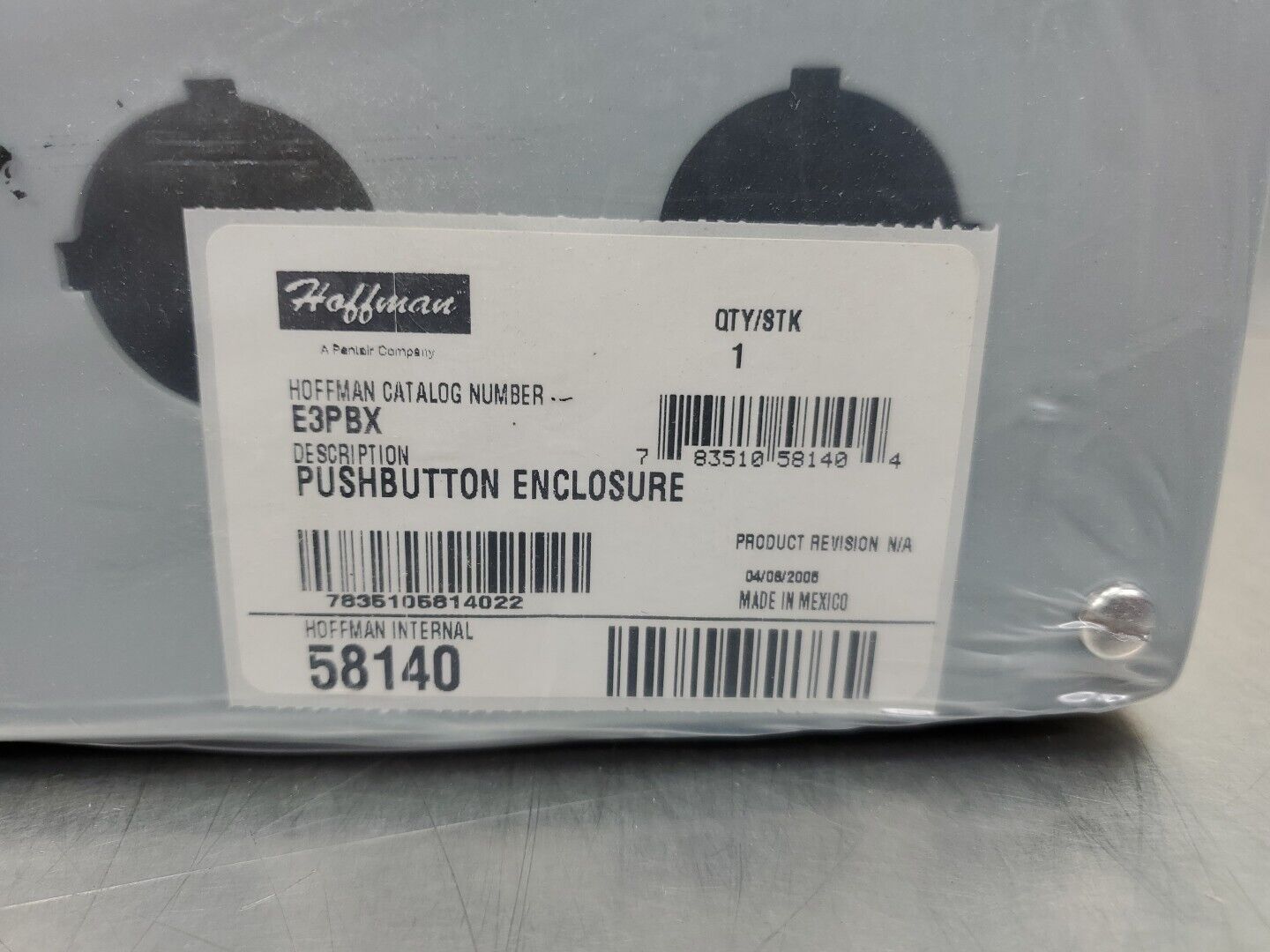 Hoffman E3PBX Pushbutton Enclosure, 3 Hole.                                4E-34