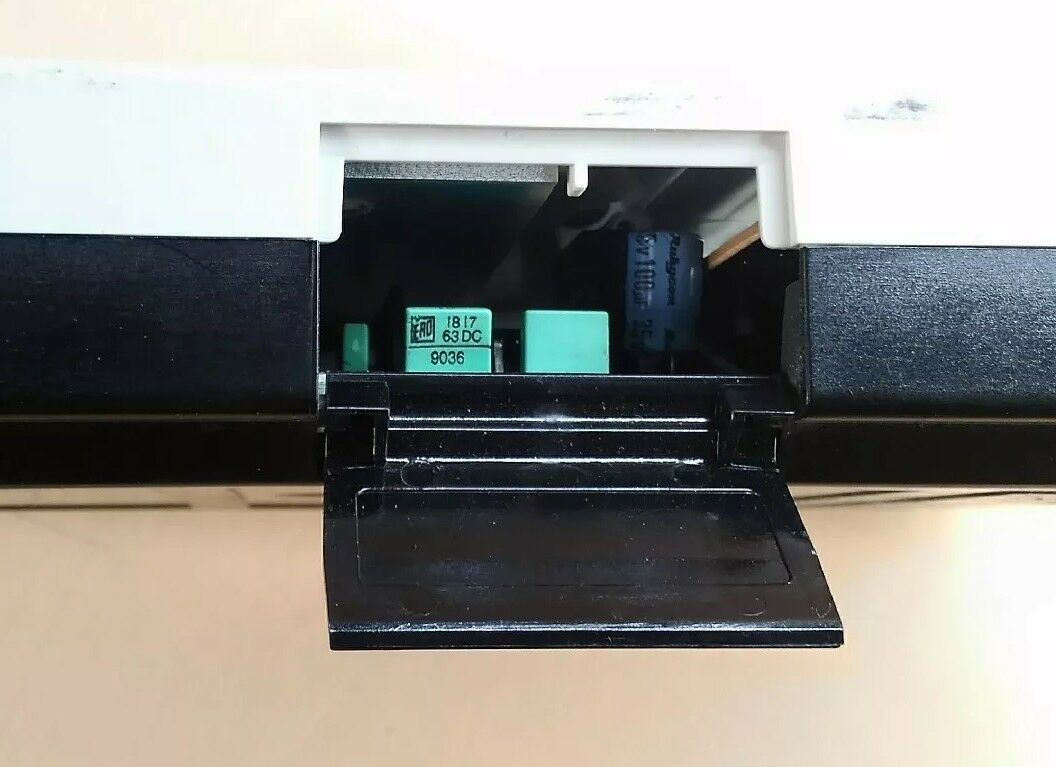 SCHNEIDER ELECTRIC - 8803PP01 COMMISSIONING TERMINAL                        3D-8