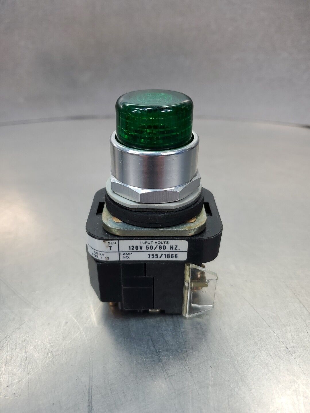 Allen Bradley 800T-PT16 Series T Pushbutton, 120 V 50/60 HZ.               4E-20