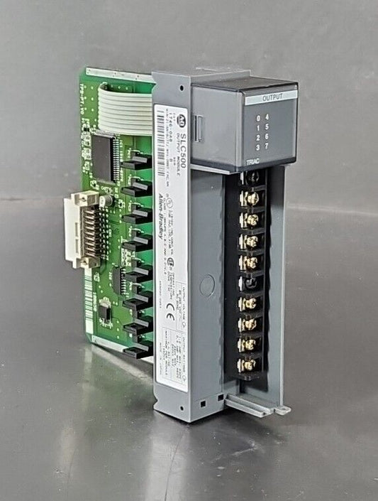 Allen Bradley 1746-OA8 SerB SLC 500 Output Module.                      Loc3D-14
