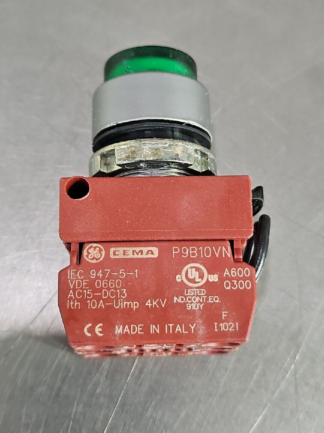General Electric GE P9MPLVSDN12NCDL Green Lens Pushbutton.              Loc 4E-5