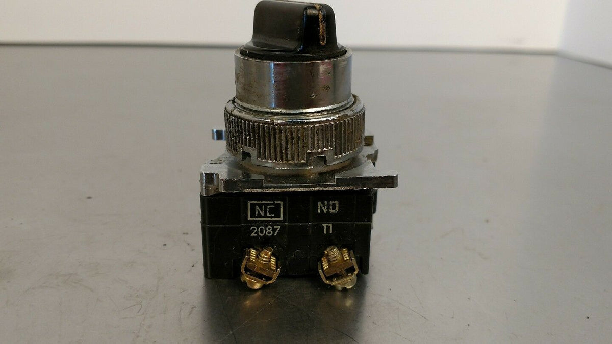 CUTLER-HAMMER 10250T Black Selector Switch 4A