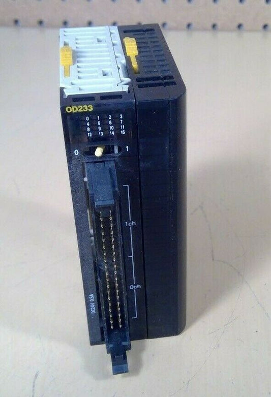 Omron Corporation CJ1W-OD233 Output Module                                  3D-5
