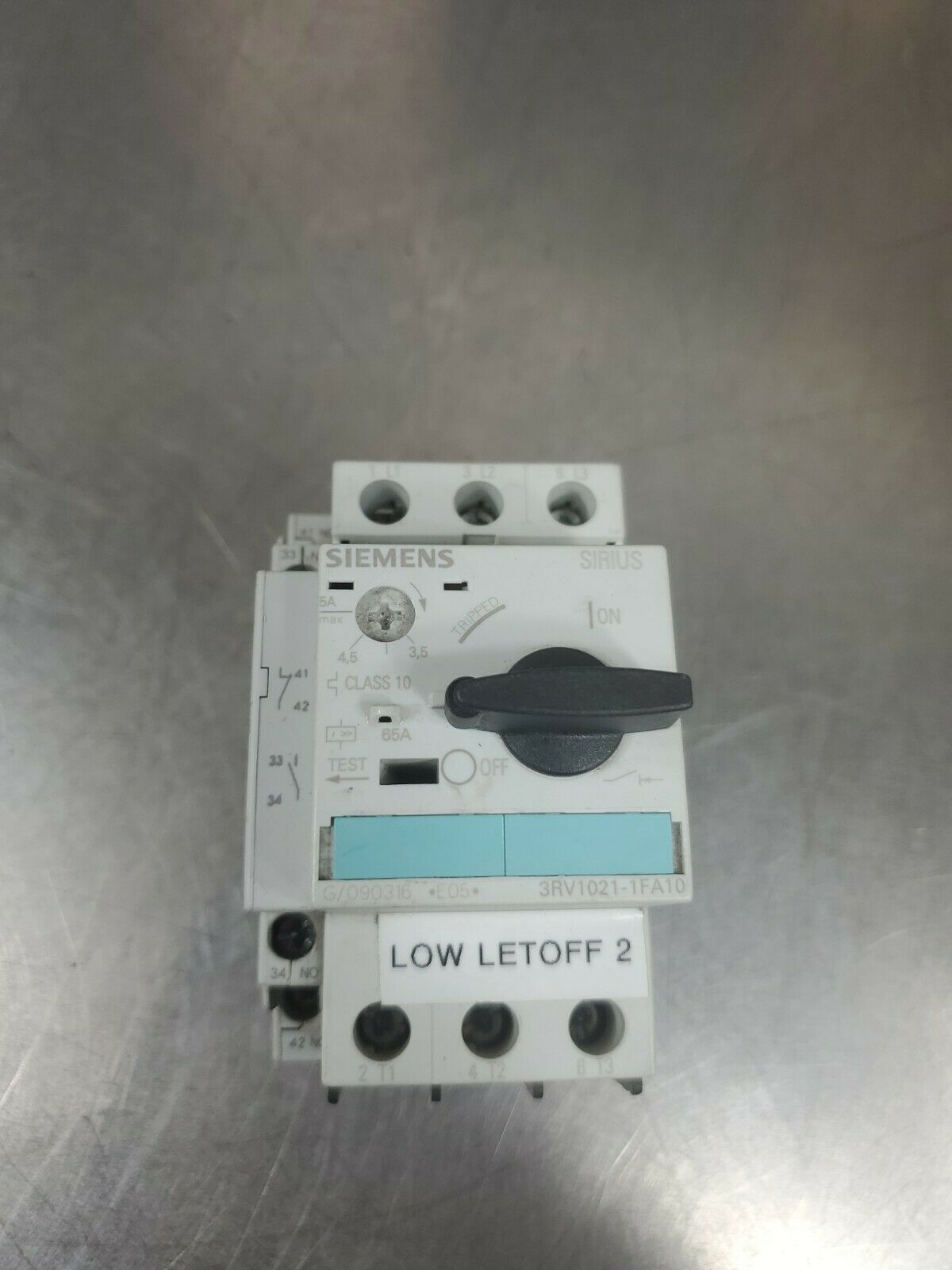 Siemens Sirius 3RV1021-1FA10 Motor Starter Circuit Protector w/ 3RV1901-1A    4G