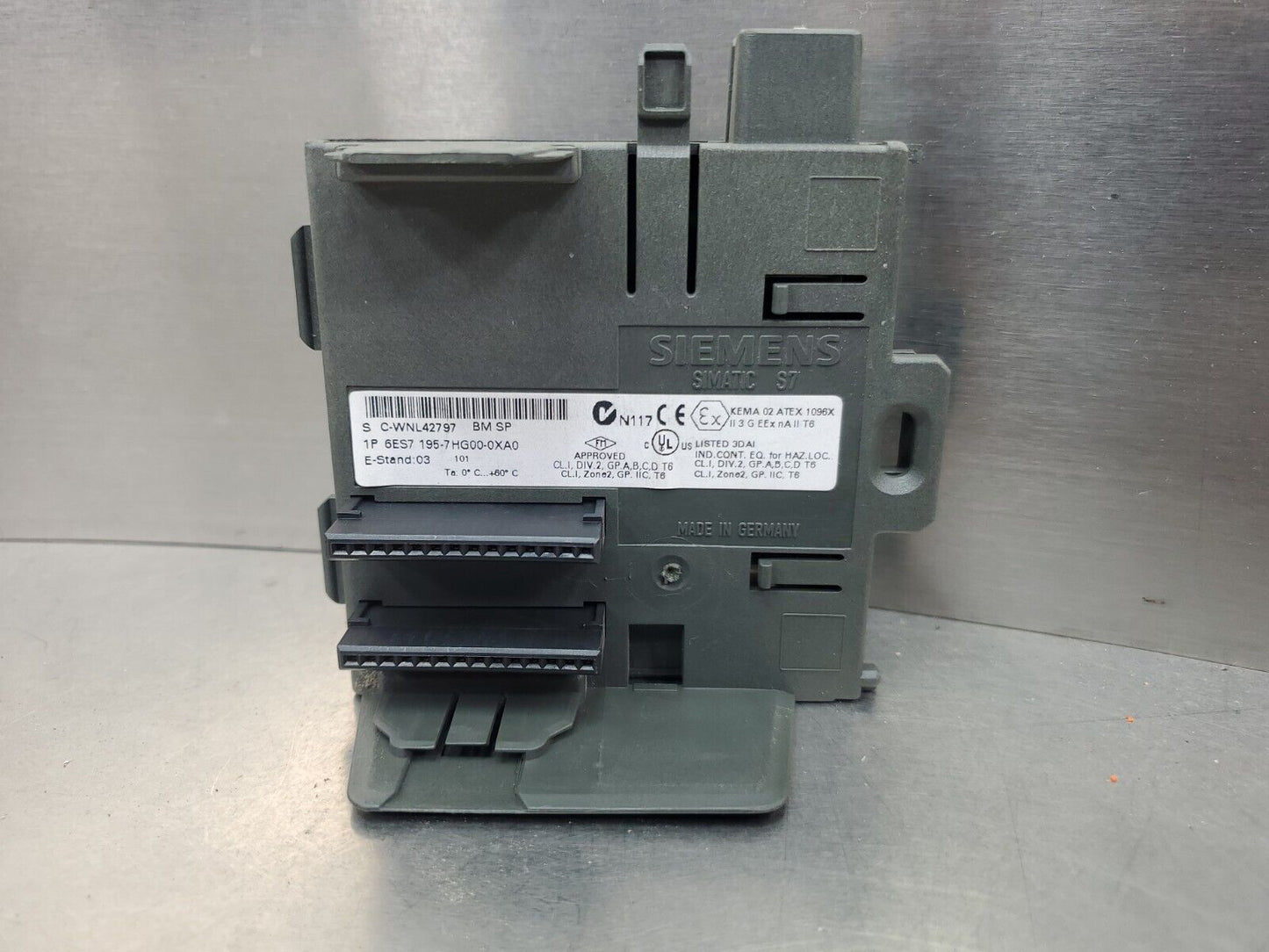 Siemens SIMATIC S7 6ES7 195-7HG00-0XA0 Bus Module.                         3E-20