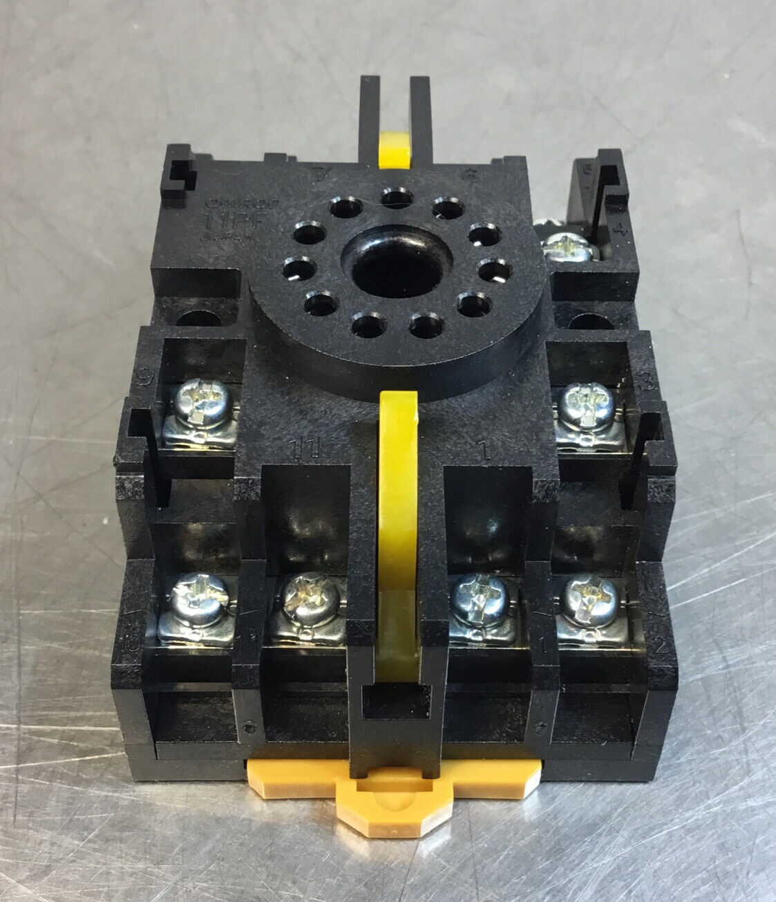 OMRON 11PFA Electromechanical Relay Socket 11Pins     4H