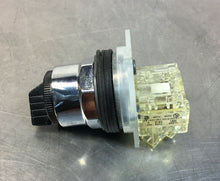 Load image into Gallery viewer, SCHNEIDER ELECTRIC SQUARE D 9001 KA-2 SELECTOR SWITCH TYPE 2 Position  4D
