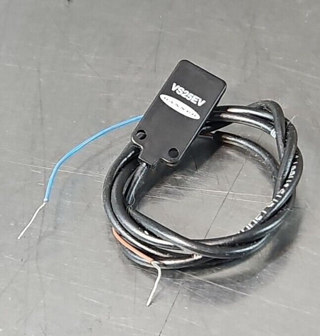 Banner VS25EV Photoelectric Sensor Emitter.                            Loc5E-19