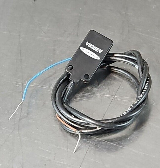 Banner VS25EV Photoelectric Sensor Emitter.                            Loc5E-19