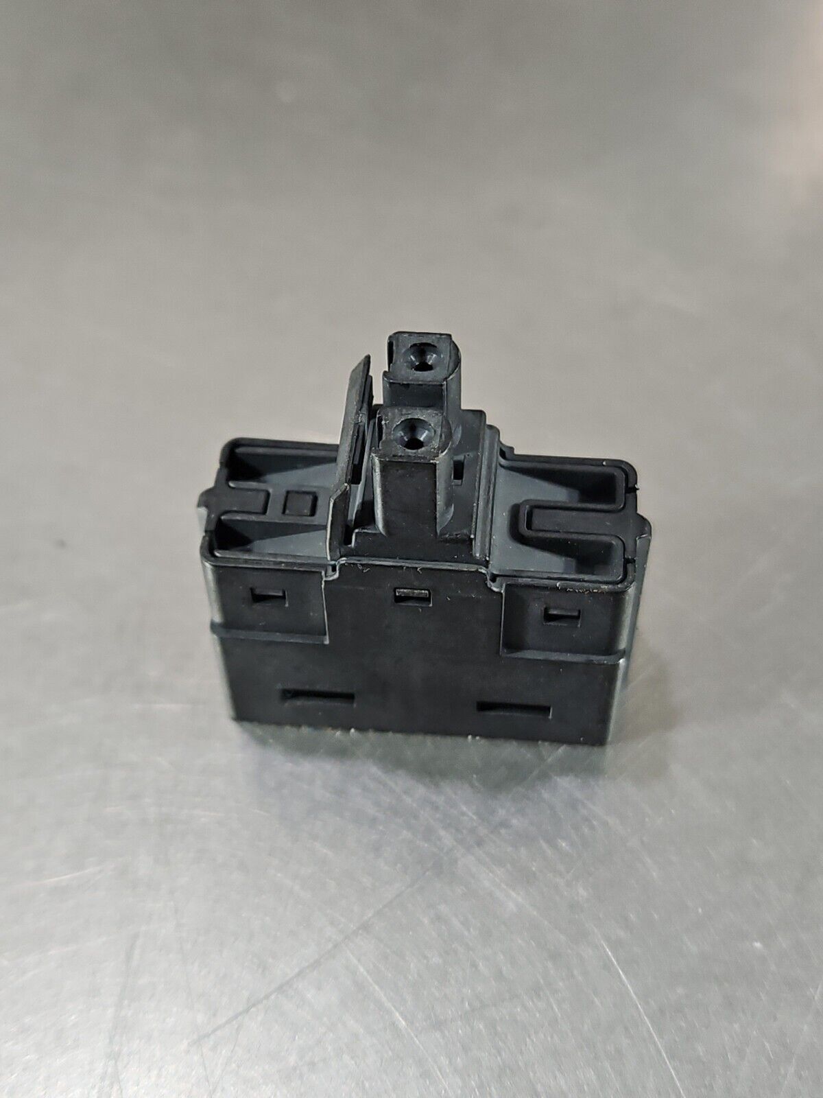 Allen Bradley PN-140584 Kinetix Terminal Block Connector Contact.      Loc 3D-19