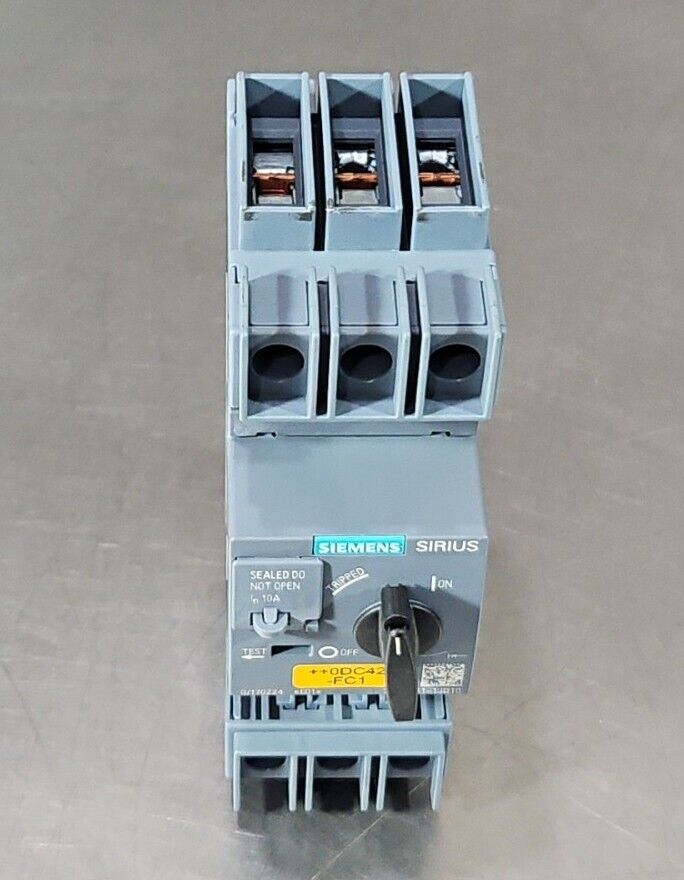 Siemens 3RV2711-1JD10 Circuit Breaker                                      4E-19