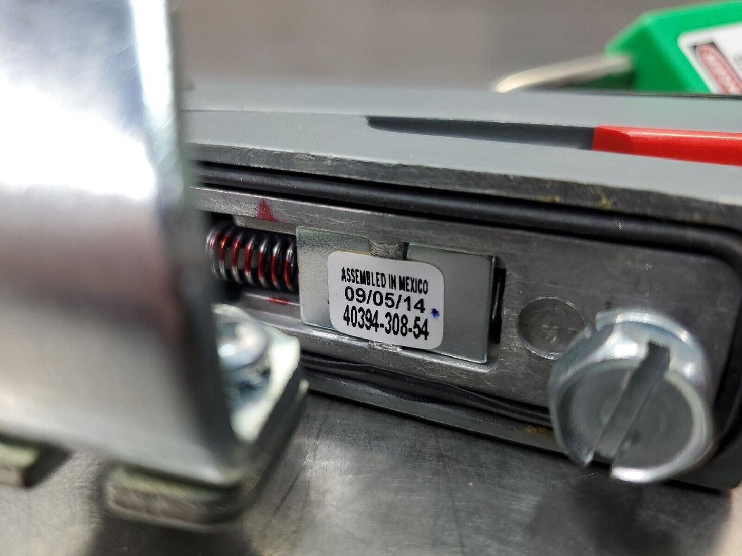 ALLEN BRADLEY 40394-308-54 DISCONNECT OPERATOR HANDLE.                        4D