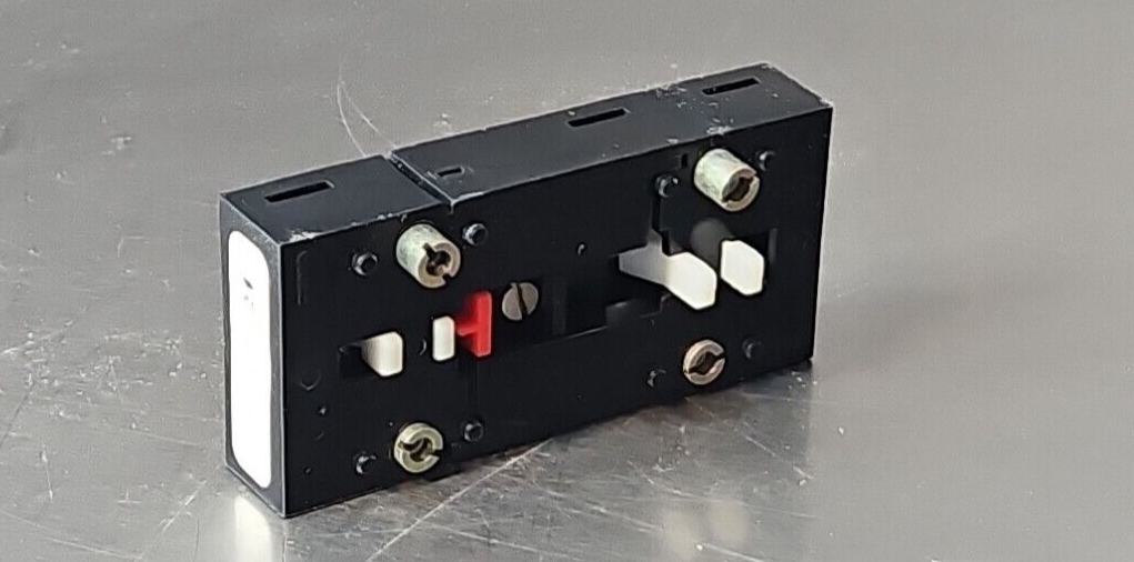GE CR104PXF21  Push Button Station.                                     Loc4E-31