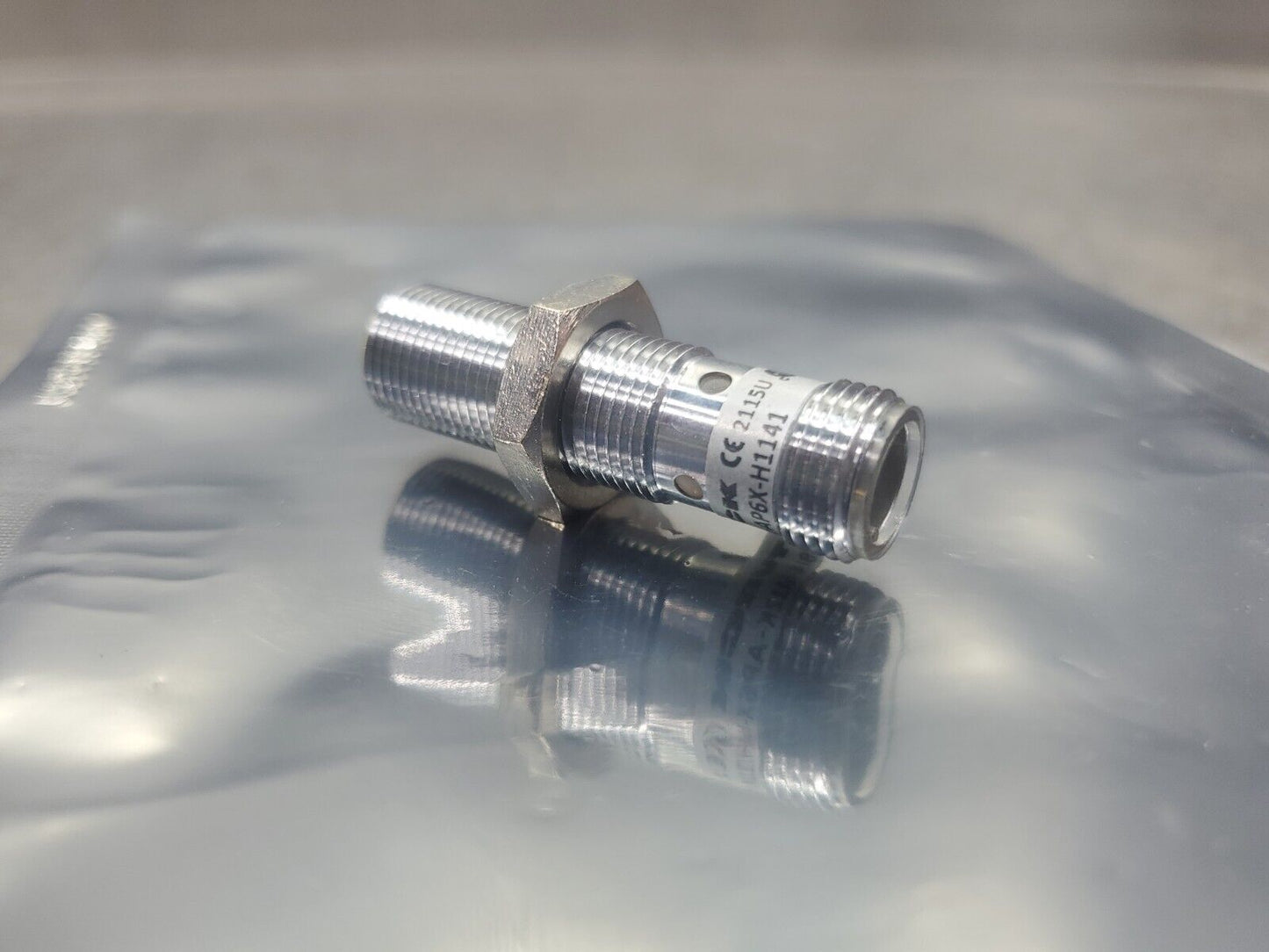 Turck BI 4-M12K-AP6X-H1141 Proximity Sensor.                                5-E2