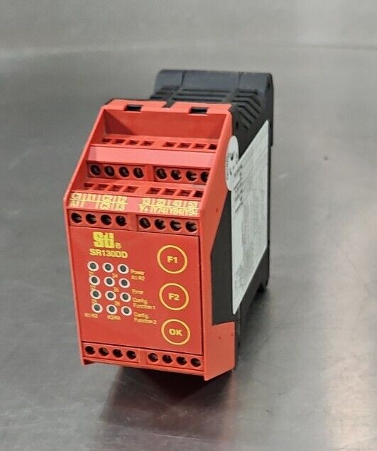 OMROM STI SR130DD00 Safety Relay 1.25A 24DC Sin Rail Mount.             Loc 3B-9